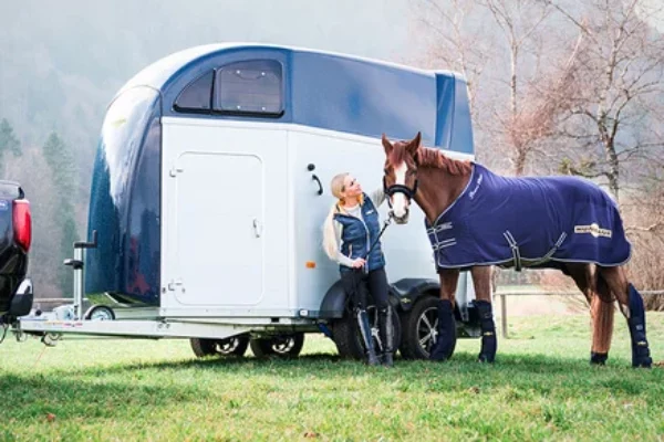 Van Chevaux HUMBAUR Xanthos Aero