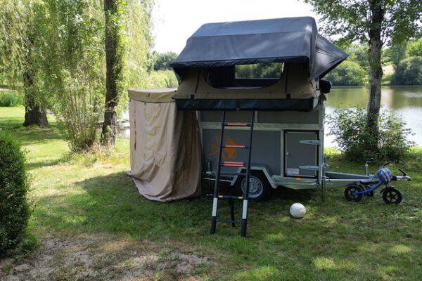 Remorque BIVOUAC avec TENTE DE TOIT
